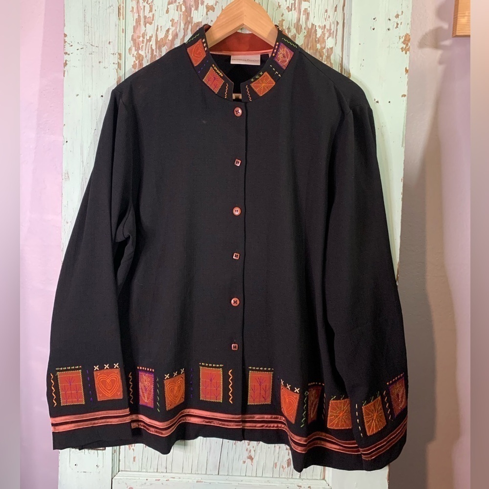 Women’s Draper’s & Damon’s black & orange embroidered patchwork button up blouse